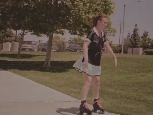 Danni Rivers was an 18 teen used to make pussy delivery to starving old mens