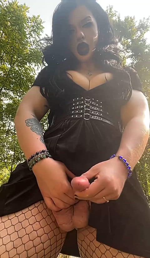 Wyd if you caught a goth girl cumming in the forest?