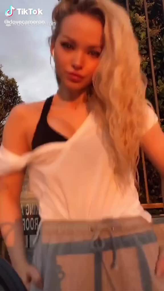 Dove Cameron