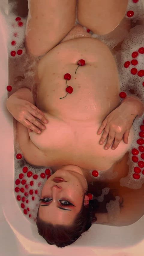 Chubby babe in a cherry bath