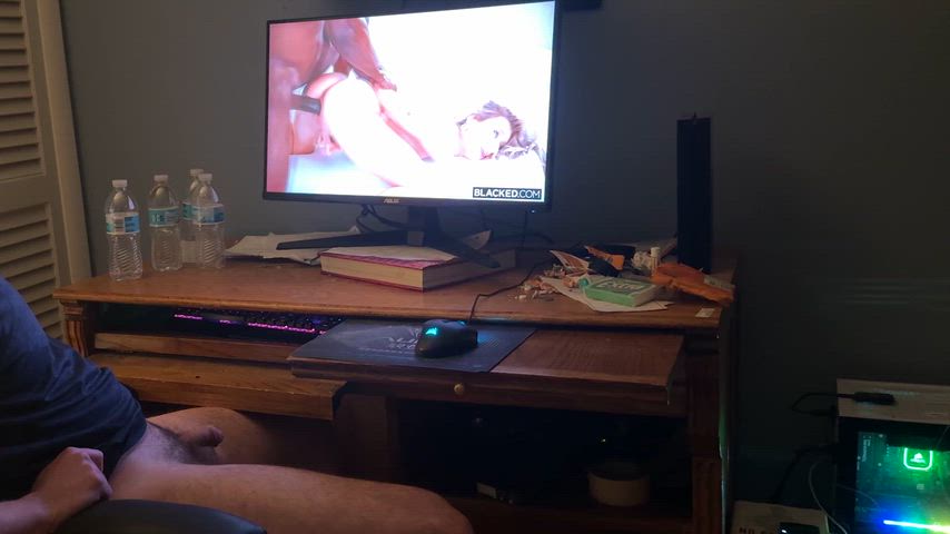 New year but the same pathetic tiny dick white boy! No amount of "self improvement", therapy, or working out will fix this. Pussy free is the only future for me!