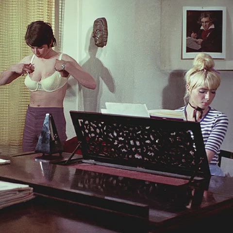 Ingrid Steeger & Yvonne Zolliker -- Blutjunge Verführerinnen (1971) AKA The Young Seducers