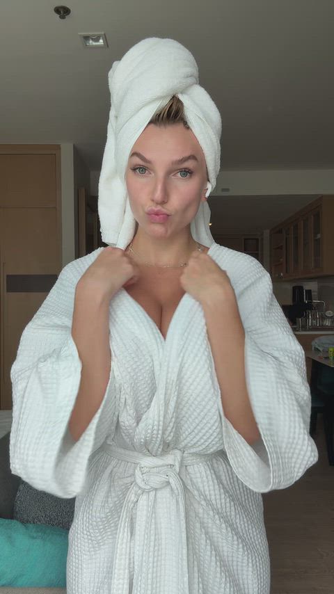 Big Tits Boobs Bouncing Tits Cute Huge Tits Natural Tits OnlyFans Reveal Teen Tits Porn GIF by sandra_hot