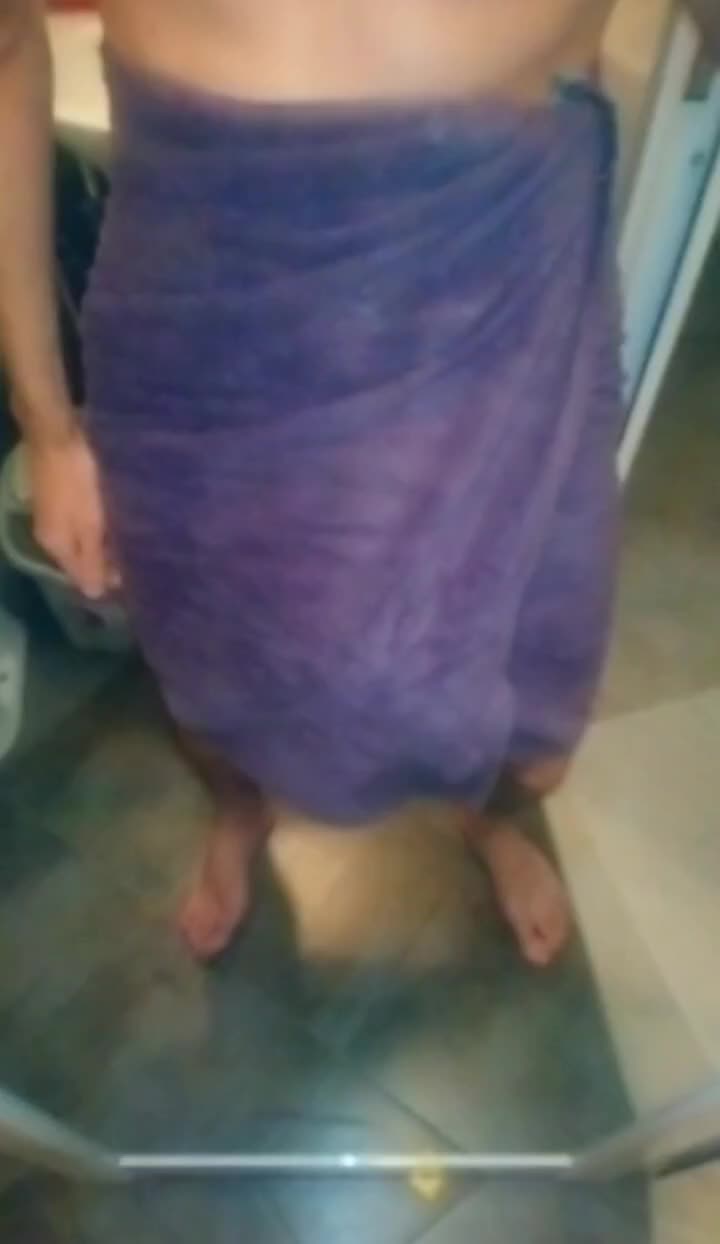 Under the towel 🍆