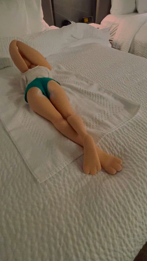 [CLM Lori Doll - Mini Lola]. A night with Lola part 1