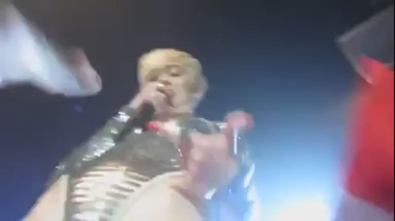 Celebrity Cute Miley Cyrus Porn GIF by redbledcom