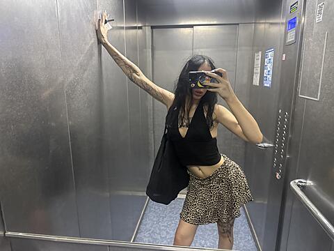 18 Years Old Amateur Boobs Cute Girls OnlyFans Public Tease Teen Tits Porn image by maariii