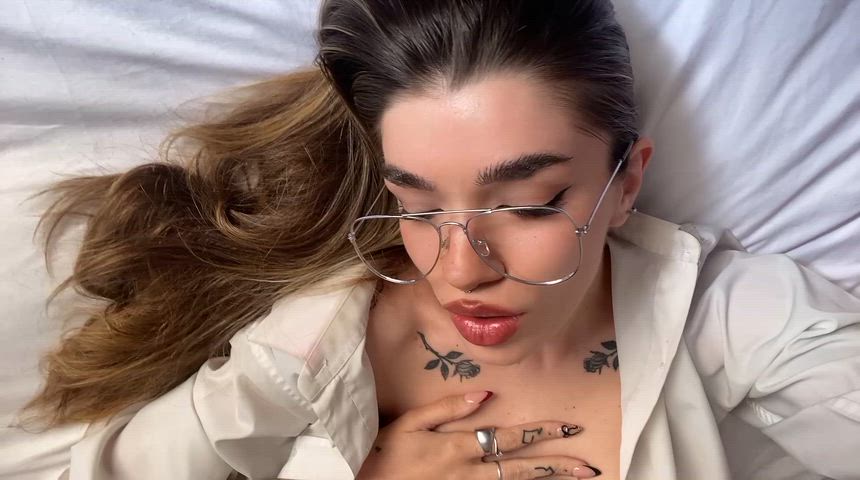 Voy a enviar mis fotos desnudas a las primeras 69 personas que digan SÍ (no es broma).