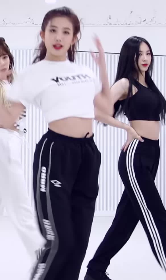 Cherry Bullet - Yuju Featuring Bora and Jiwon