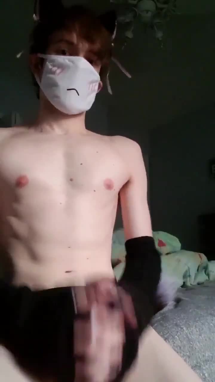 Nyaa~ my front tail kept wagging >////<