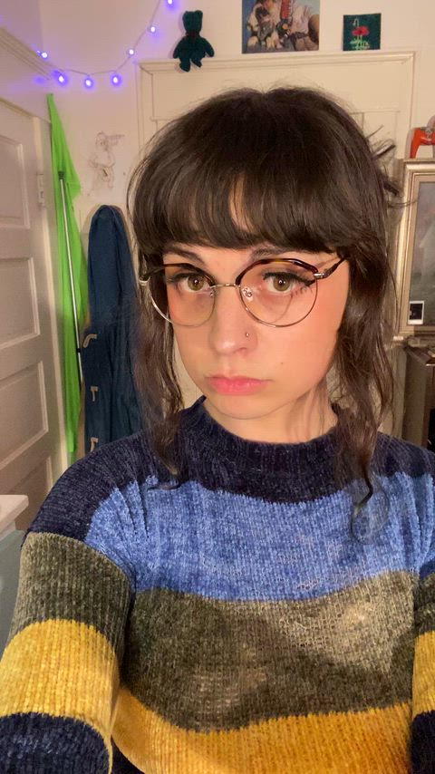 get on your knees for me 🥰💖