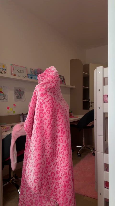 You think I won't be able to handle you just cause I'm a midget but I'll make you lose your mind instead