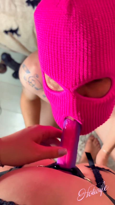 Teaching cuck to suck better for my bull, look how good he’s getting! [domme]