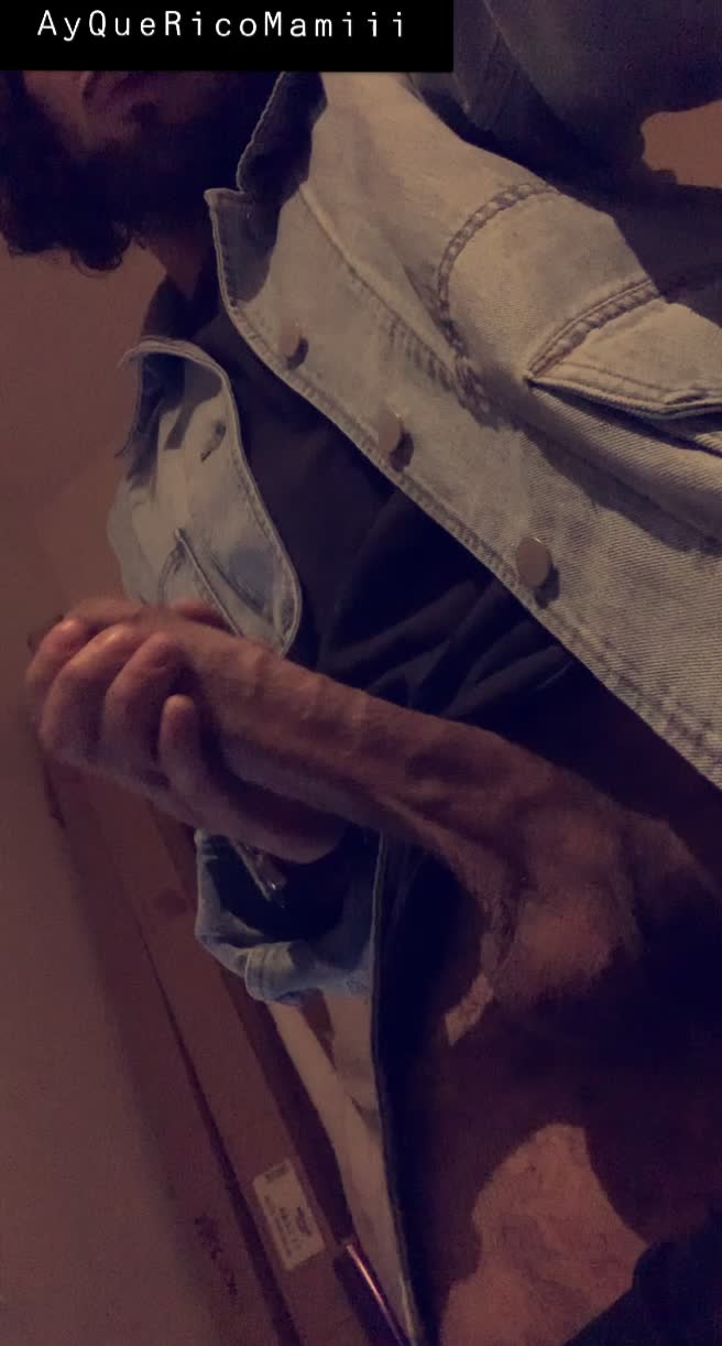 Hit that UP if you want to see Papi bust! 🤤