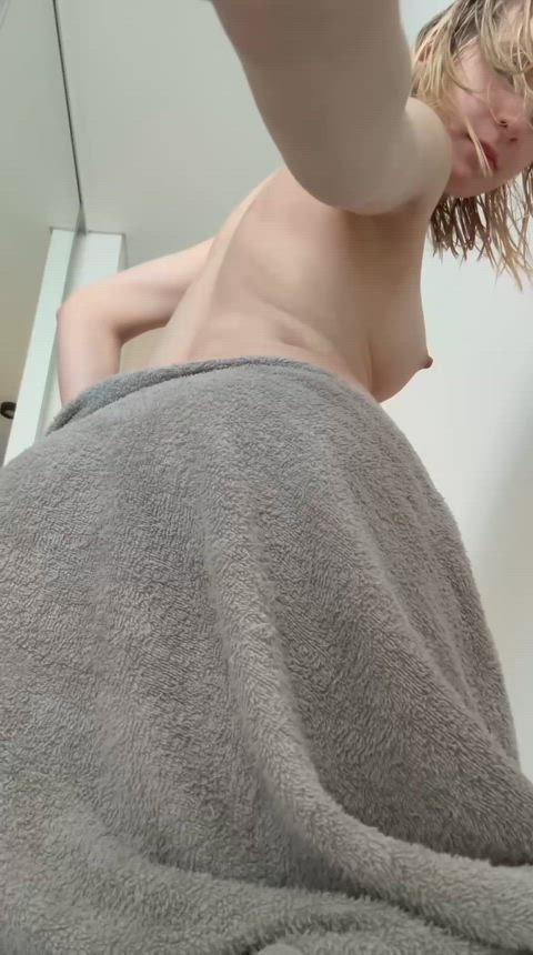 Say "Yes" if u'd bent me up this good, and fuck me till I pass out :3