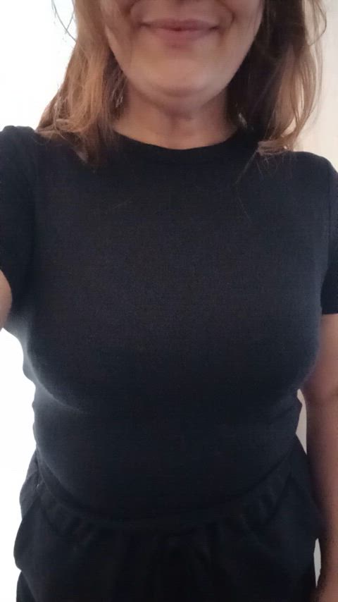 I was a good employee today... Im even wearing a bra 😇🥰 [F]