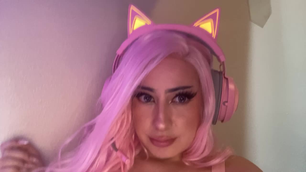 I may seem a little unrecognizable here, but I hope you enjoy the look!