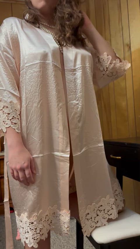 Enjoy the strip with class 😘