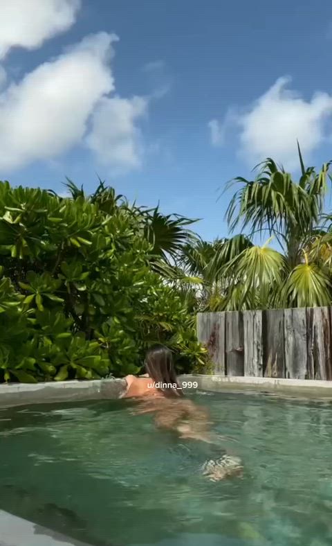 a layover 🙂‍↔️ asian flight attendant 👩‍✈️ ✈️