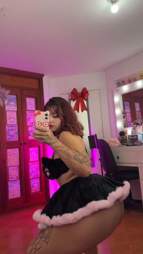 Please make a mess on my thick tighs