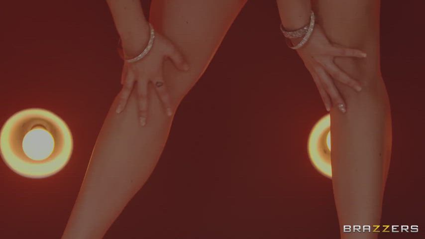 Keira Croft making an mess