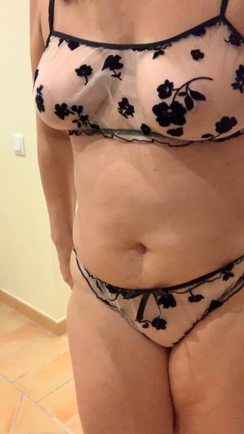 Look no further, the MILF of your dreams is here