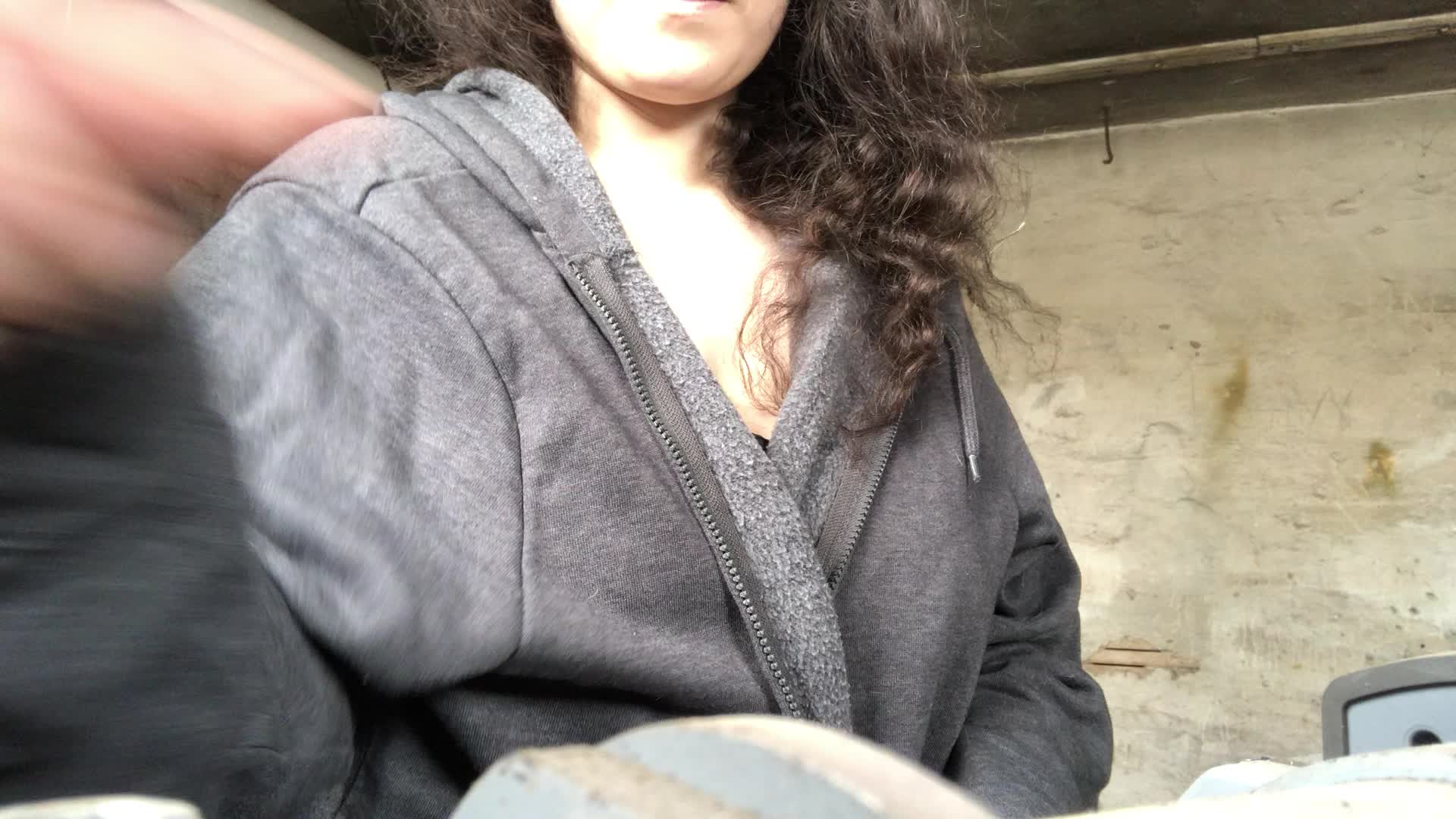 Bouncing drop in my creepy apartment basement