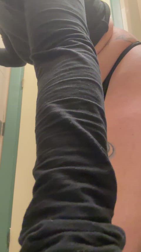 Huge ass on a tiny body