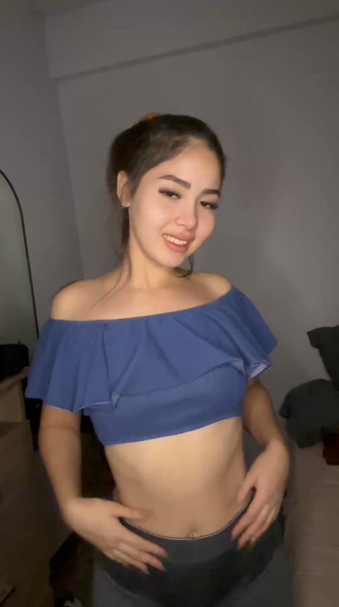 Say Yes if you wanna drop a load on my tits