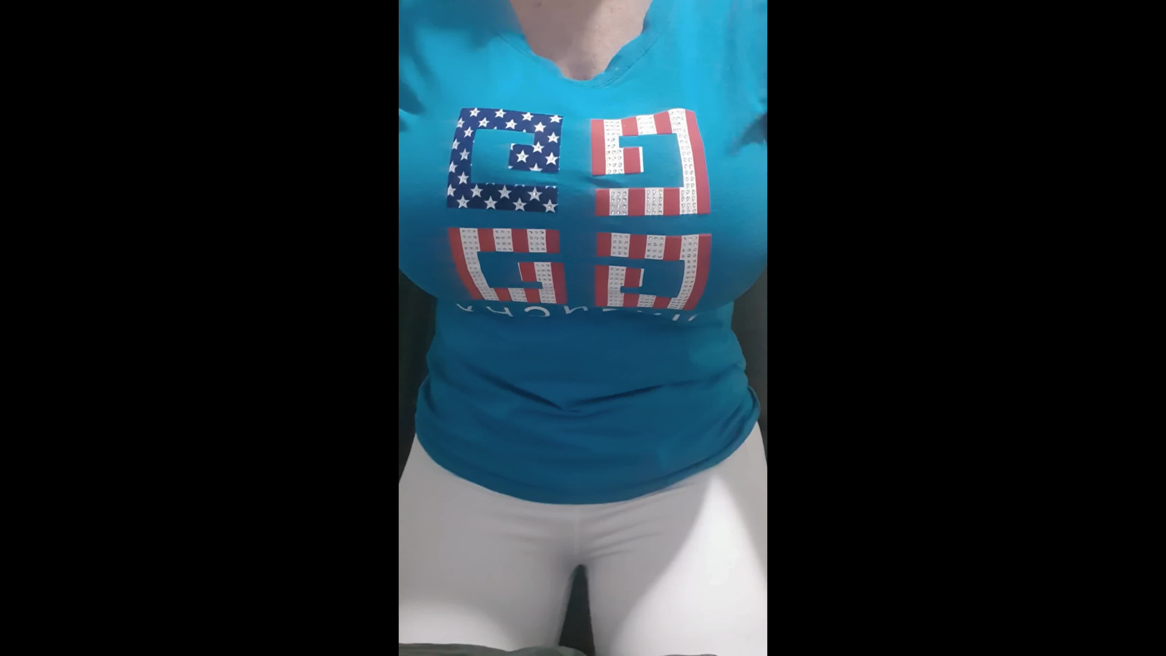 Having a bit of Titty reveal fun xx 54yo 🇦🇺