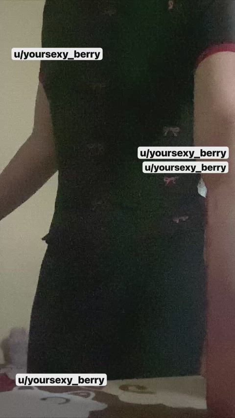 lumabas ako ng naka mini skirt at walang panty na suot 😘