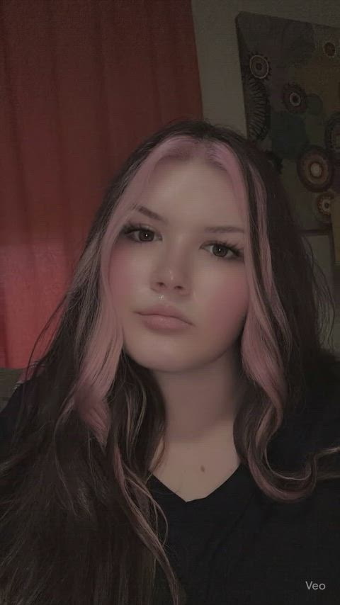 feeling cute 🥰