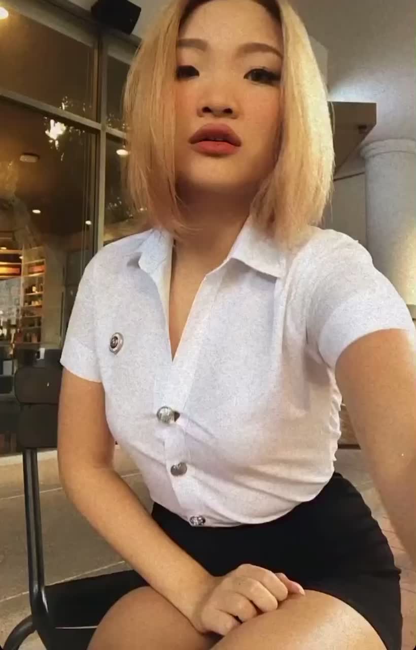Quick flash from college slut
