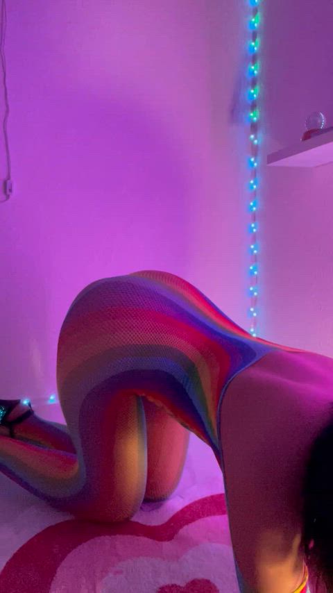 Come put me on all fours