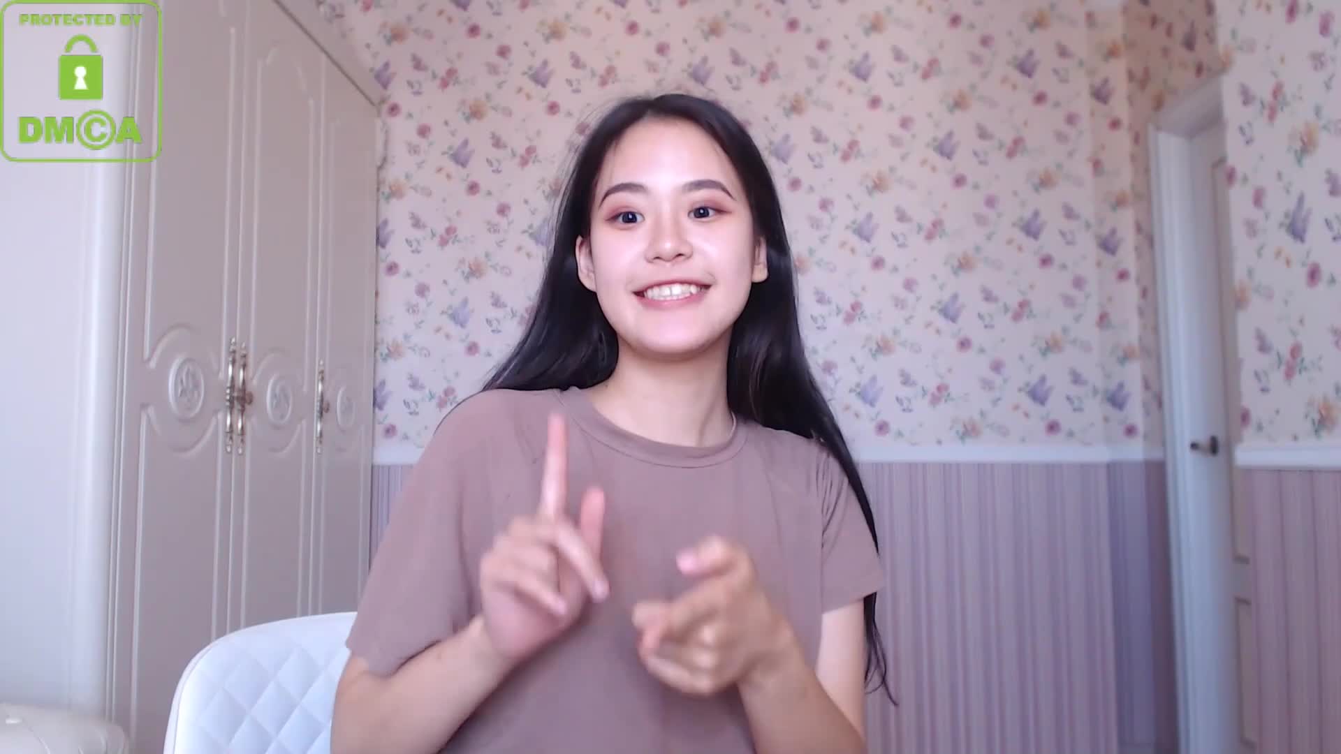 She's pretty cute no?