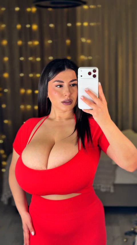 Say yes and I’ll send u nudes (first 50)