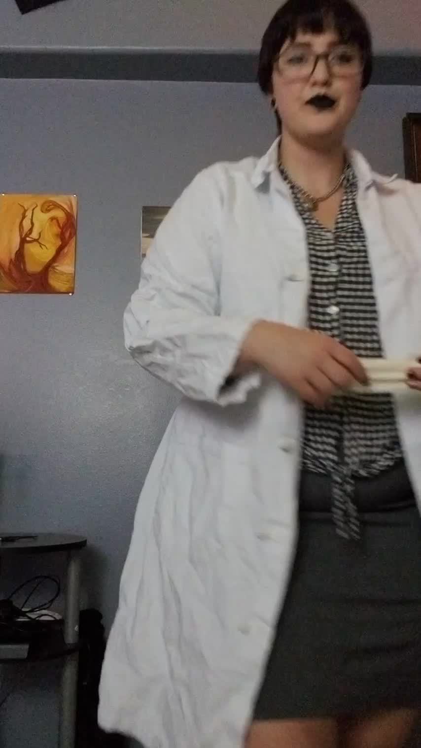 I've got a kink for your kinks and trying new things, so let me get off to your fetish in a custom eo!