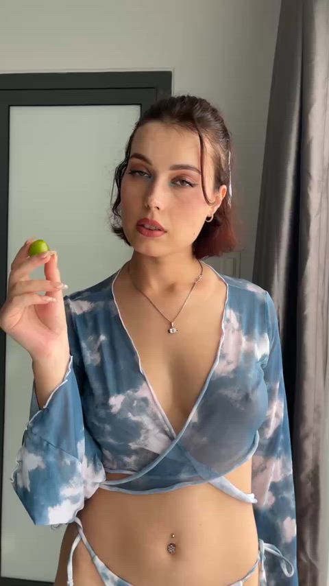 Bouncing juicy naturals