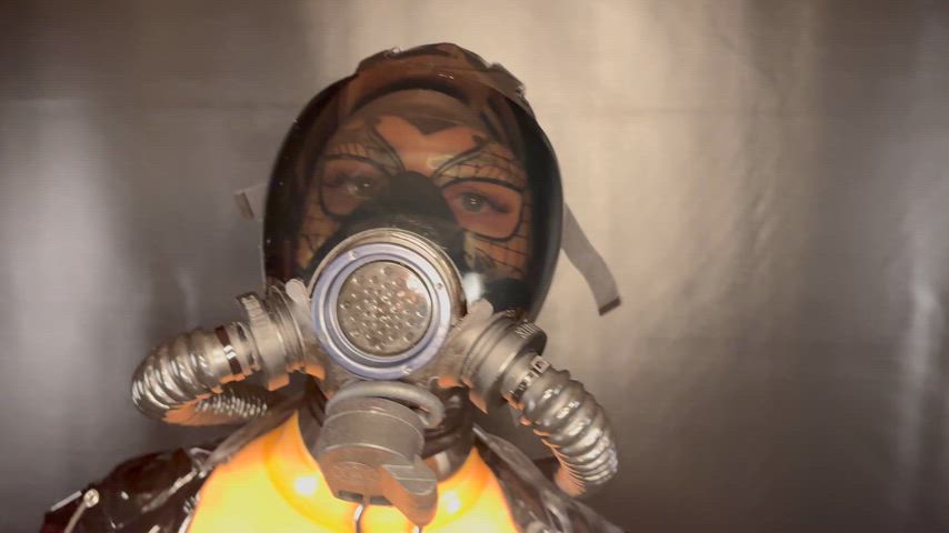 Enjoying my gas mask breathplay, love the smell of rubber 🫦💦 thumbnail