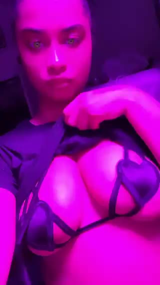 Sexy Busty 18 year old Baddie