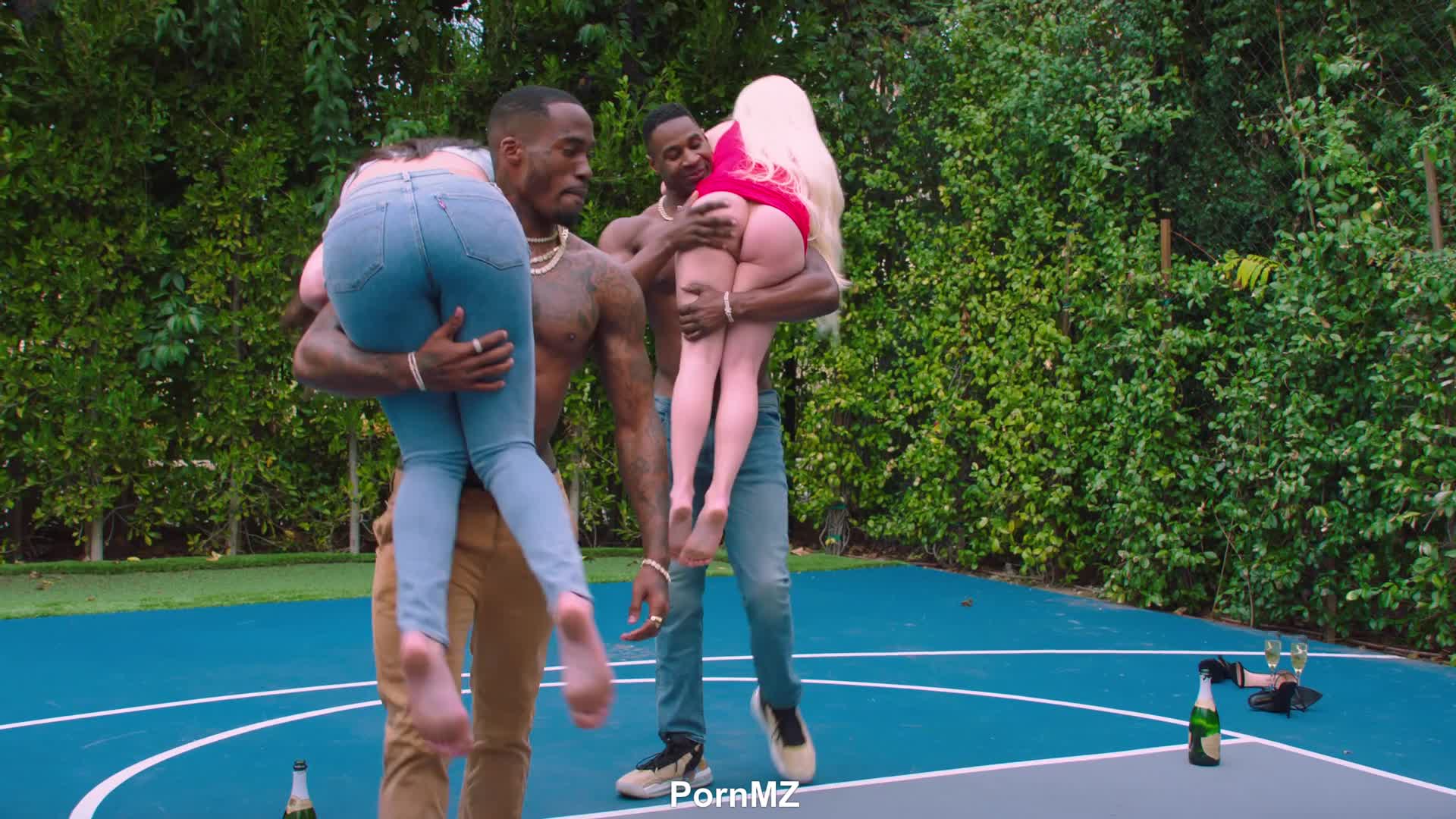 Gabbie Carter & Skylar Vox - Take The Shot