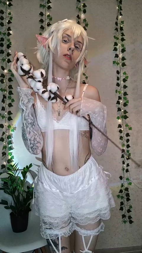 I'm your hot little elf 😍 Your lustful queen who can't get enough 👸 Your succubus mistress keeping you on a leash 😈 Or just an anime girl who wants to take you in her mouth 😜 Let me know your choice 👇🎁 thumbnail