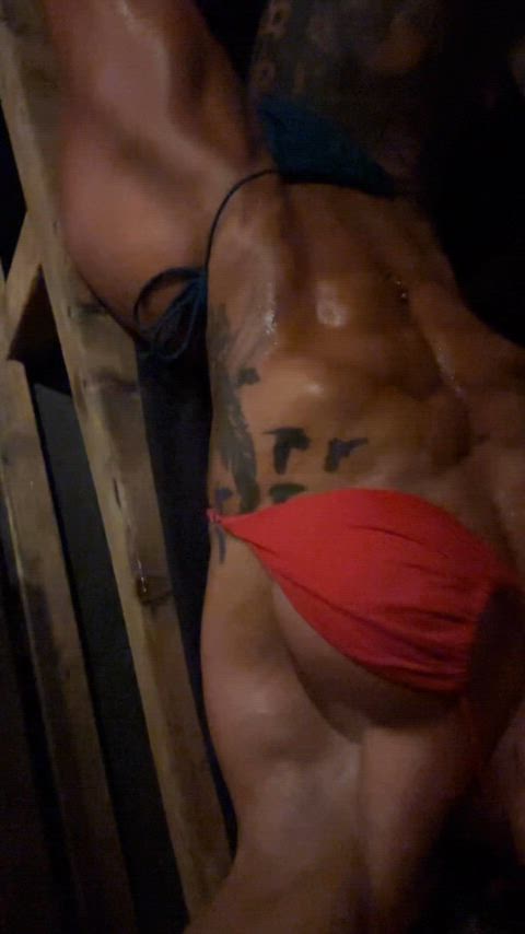 I want your cum to land here in my abs