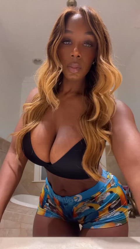 Tanya Mechelle Carter (@tanyamechelle_)