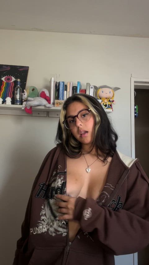 I'm a Latina who'll drive you crazy