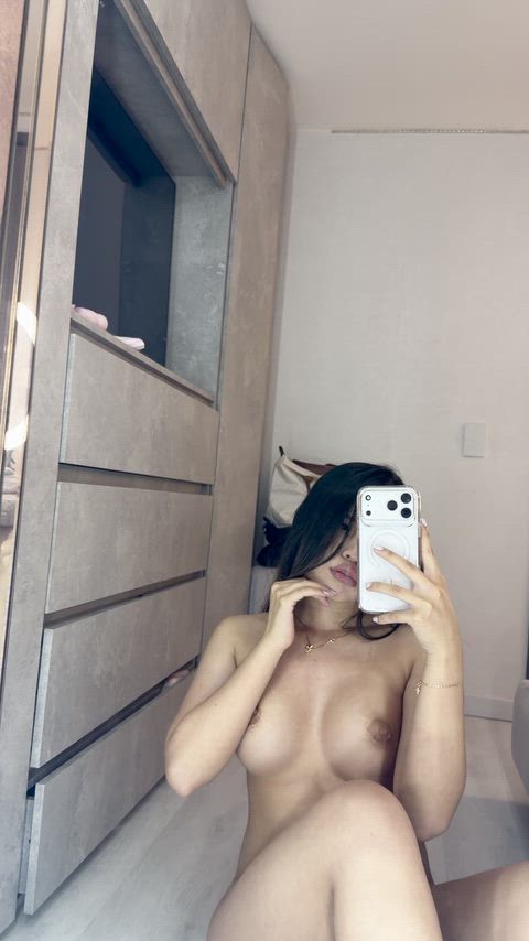 Come admire what I’m proudly showing