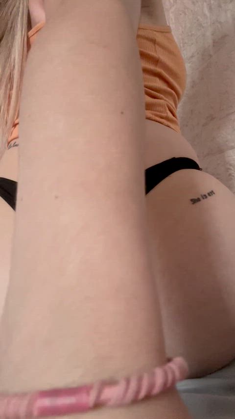 Ready my tats while I'm shaking my booty