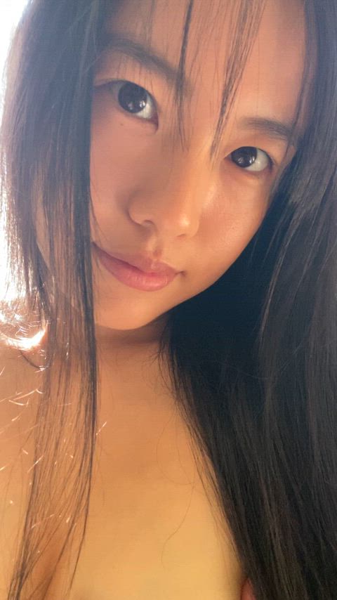 just look into my eyes while being fed 🥰🥰