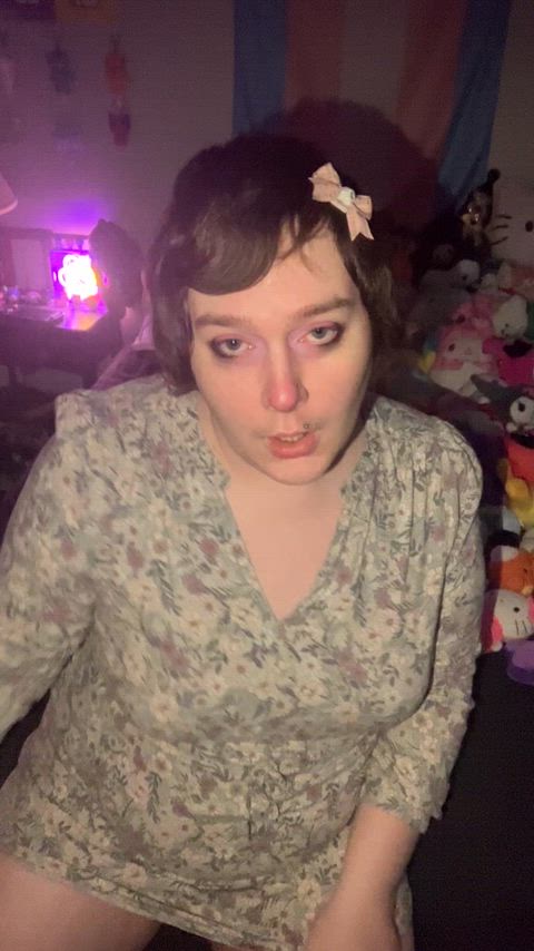 stop scrolling and check out what i’m hiding under my dress! （>ω<）