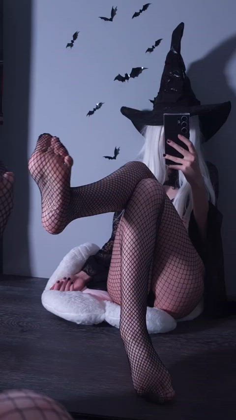 Witch's Feet - some magic